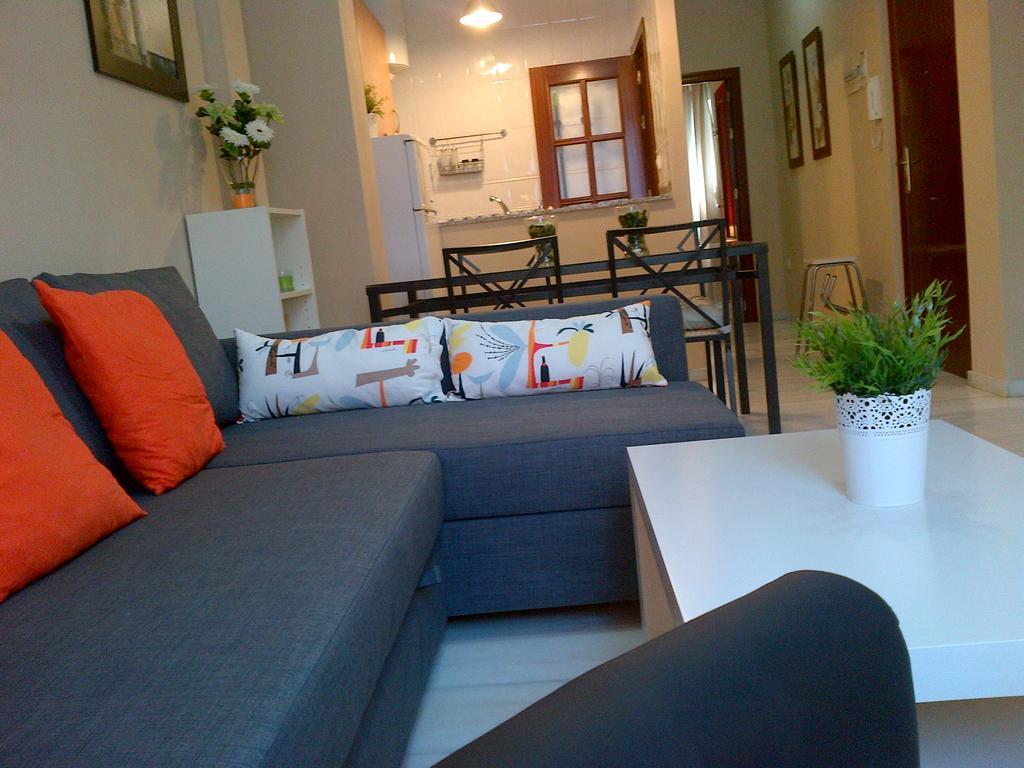 Triana Pureza Apartment เซบีญา ภายนอก รูปภาพ